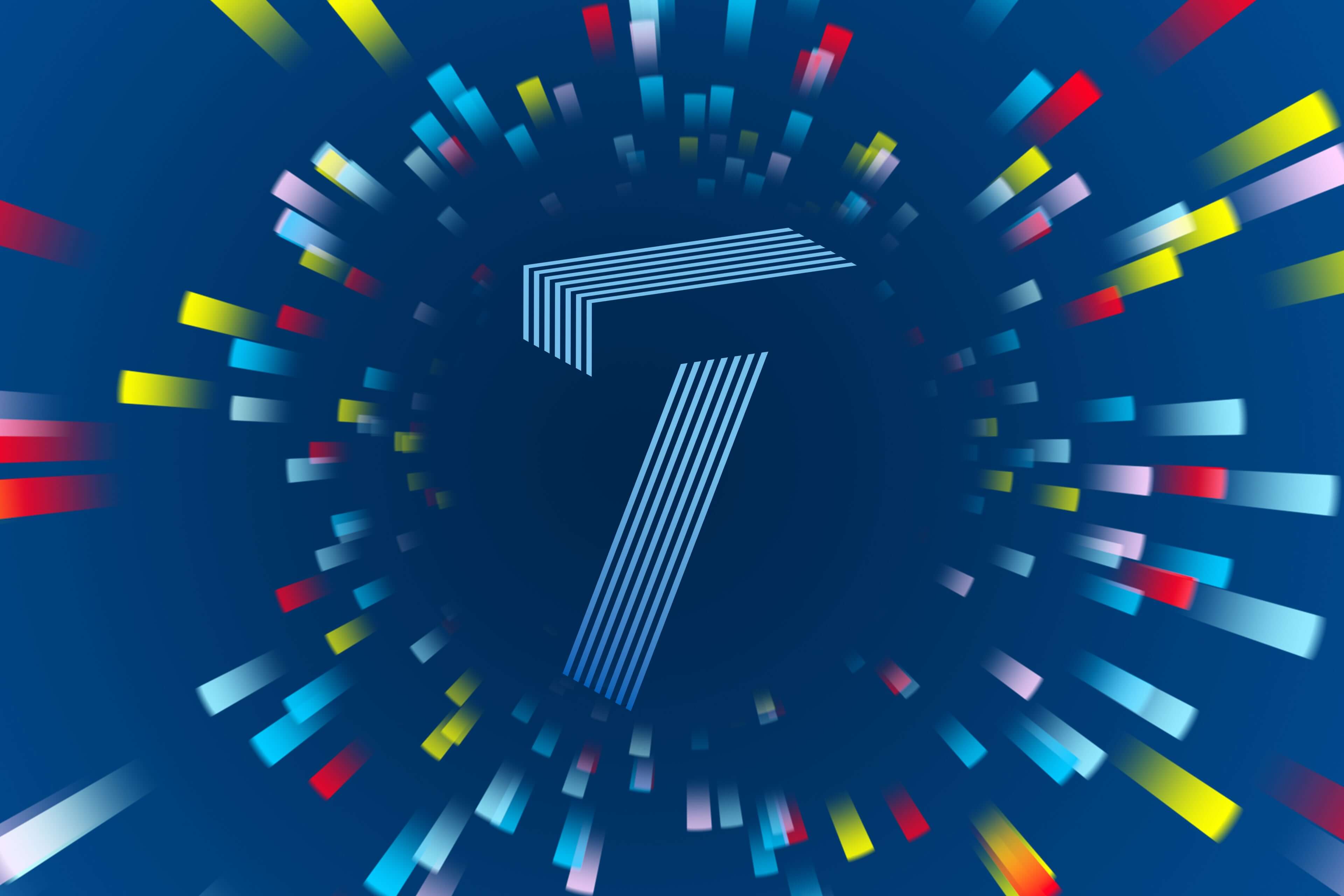 Bunte Lichtstrahlen um die Ziffer 7 auf blauem Hintergrund, dynamisches und modernes Design.